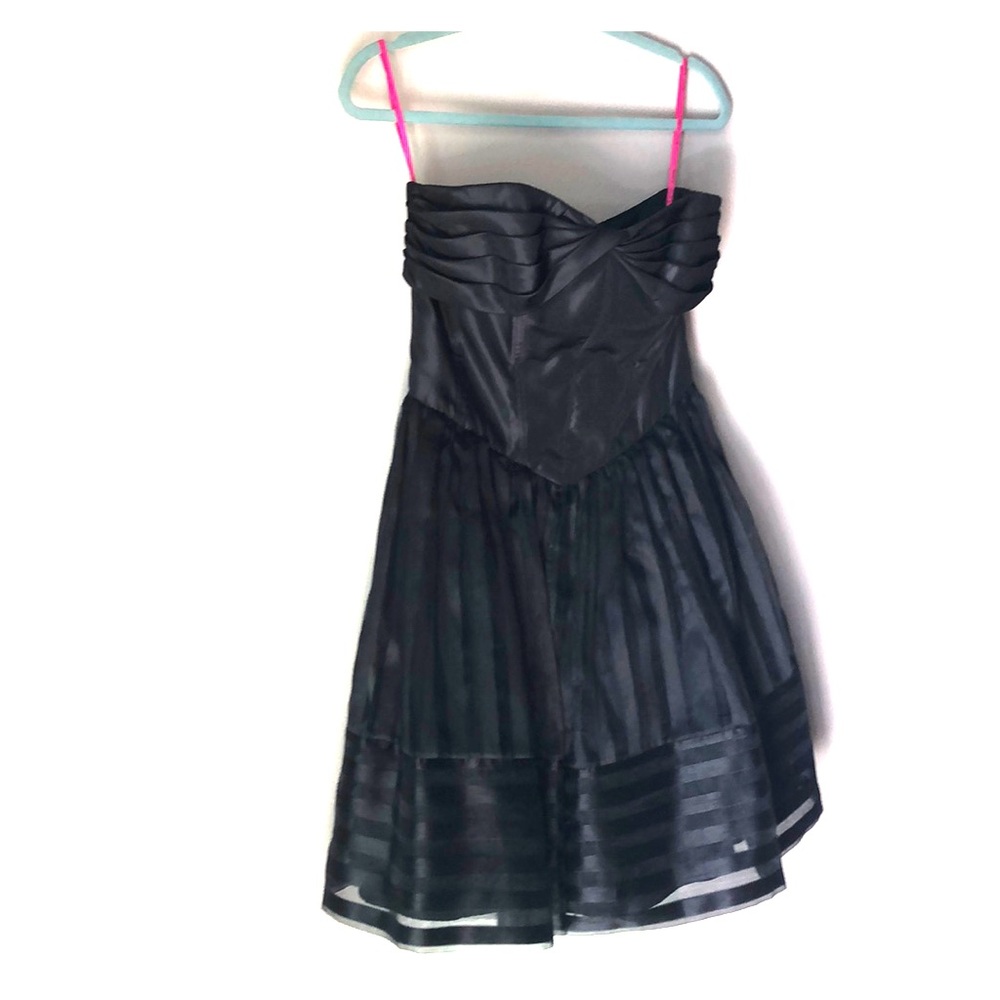 Betsy Johnson strapless cocktail dress. Size 10